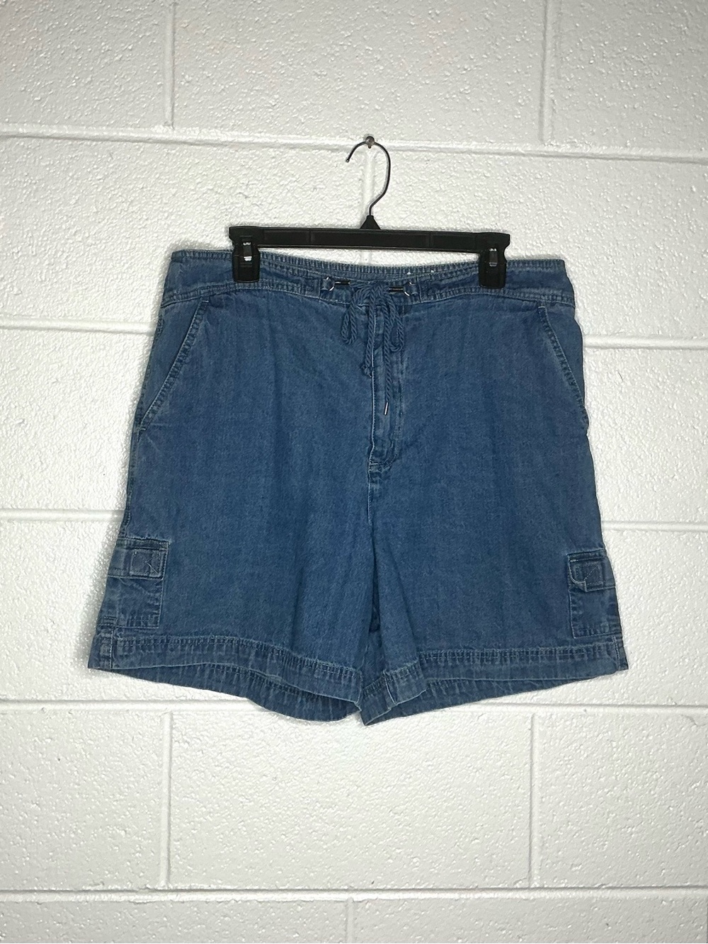 < Vintage 90’s White Stag High-Rise Denim Shorts Size 16 >